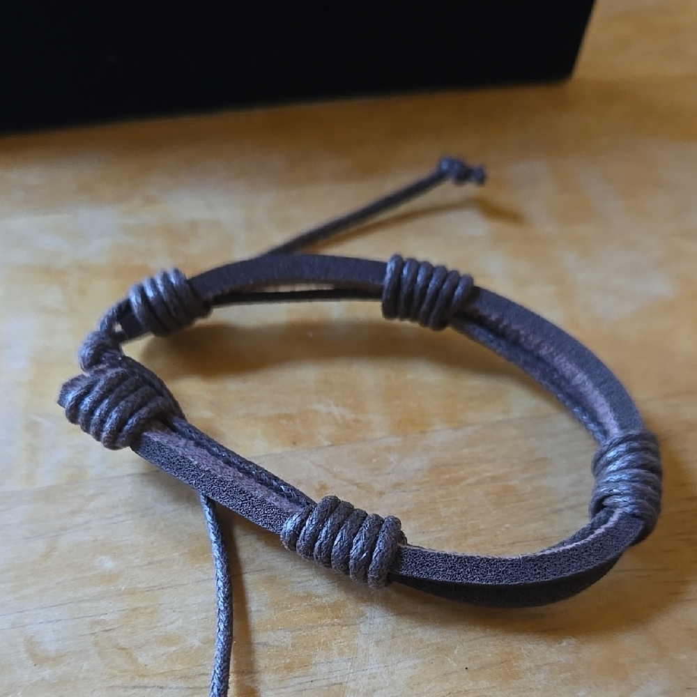 Unisex Brown Leather Adjustable Bracelet